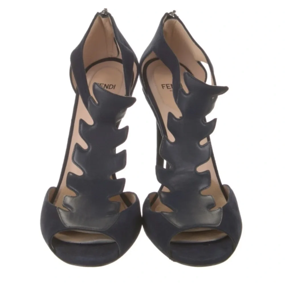 Authentic Fendi Croc-Tail T-Strap Leather Evening Sandal In Navy Leather - Picture 5 of 8